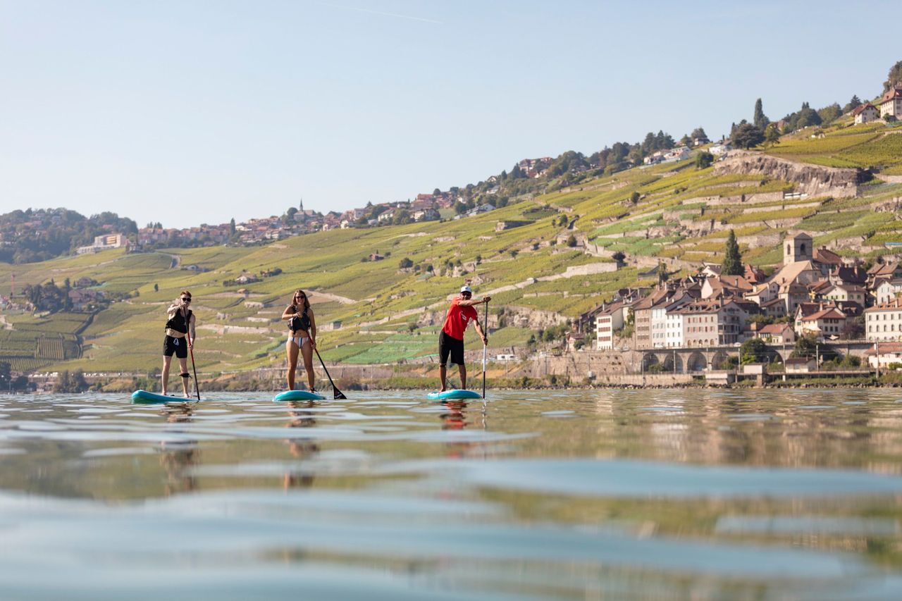 Motreux Riviera Stand-Up-Paddle (Foto: Schweiz Tourismus Dominik Baur)