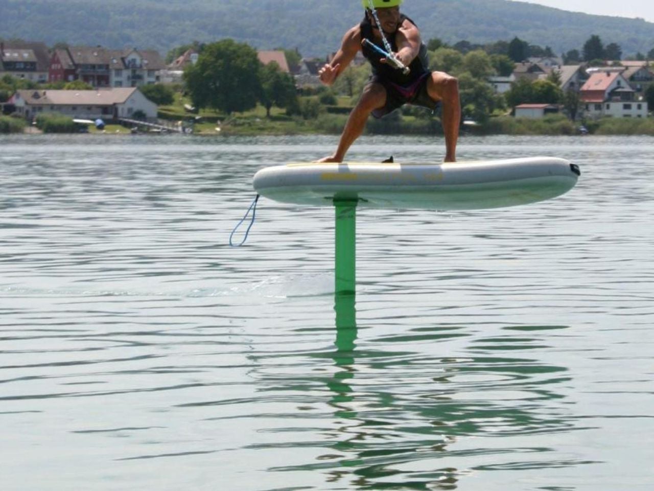 Foiling mit dem Motorboot am Bodensee