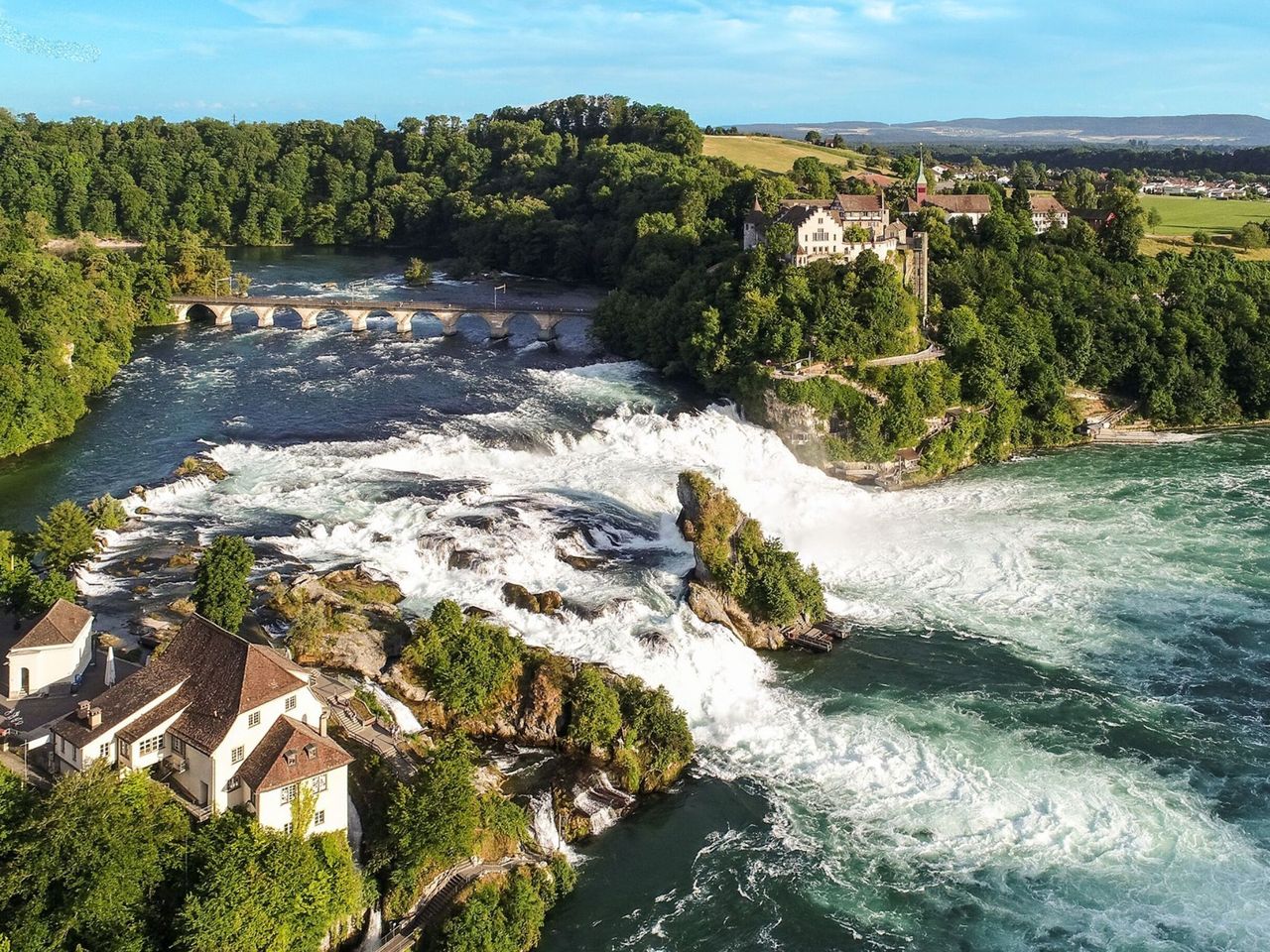 Ab Zürich: Bustour zum Rheinfall, Chocolarium und Appenzeller Schaukäserei 