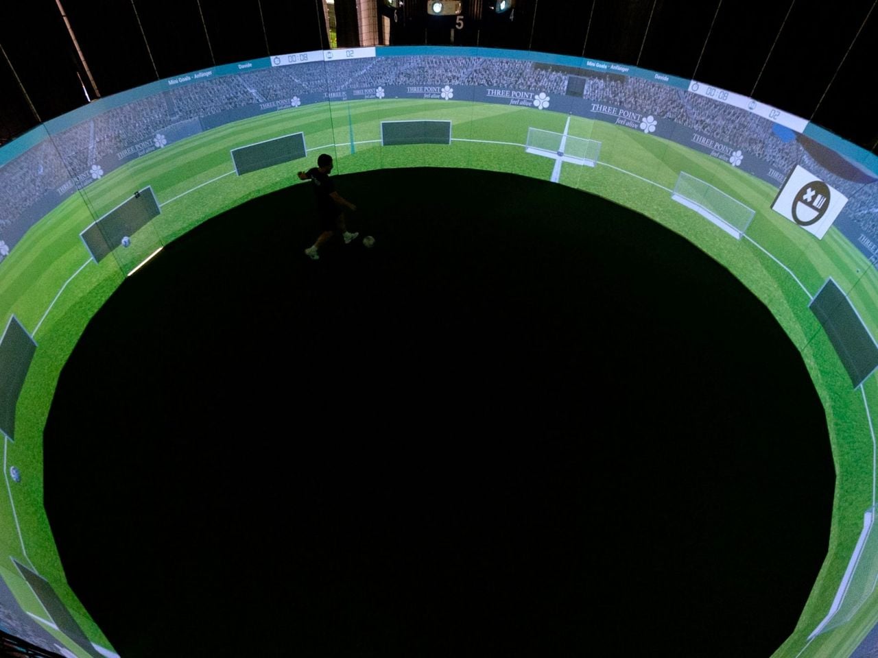 "Fussball Bot 360" virtuelles Fussballtraining in Winterthur