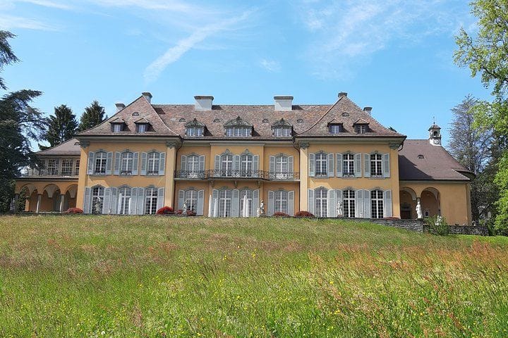 Private lakeside walk to villas and castles in Meggen from Lucerne