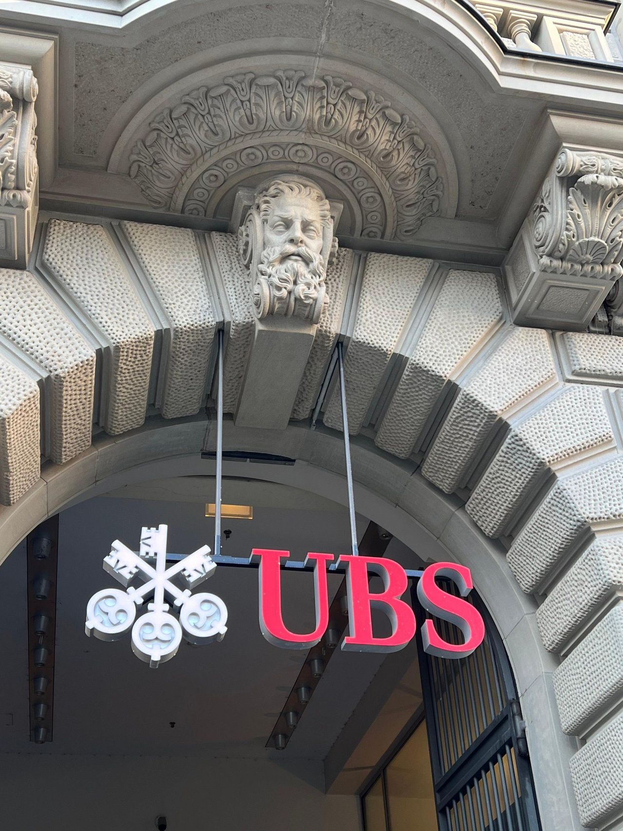 Private Banking und Luxus-Shopping Tour mit Champagner in Zürich