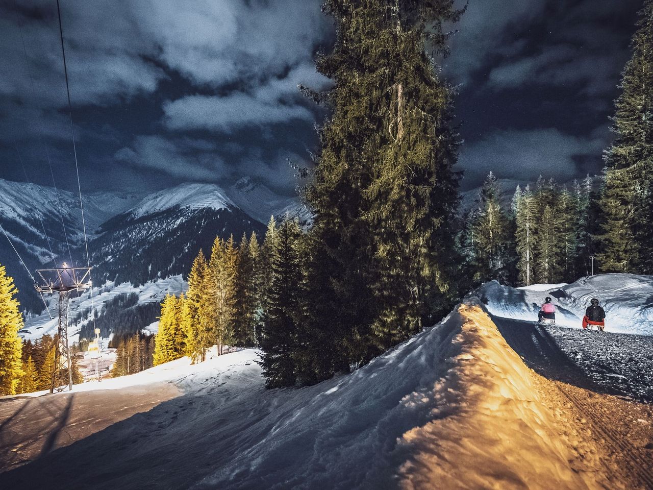 Einzelticket Abendschlitteln am Rinerhorn inkl. Fondue und Schlittenmiete