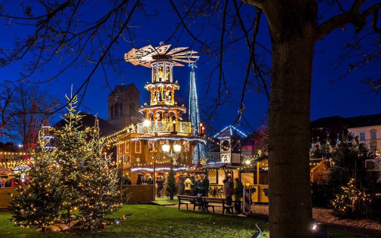 Karlsruhe Christmas Market: Coach Trip with Hotel