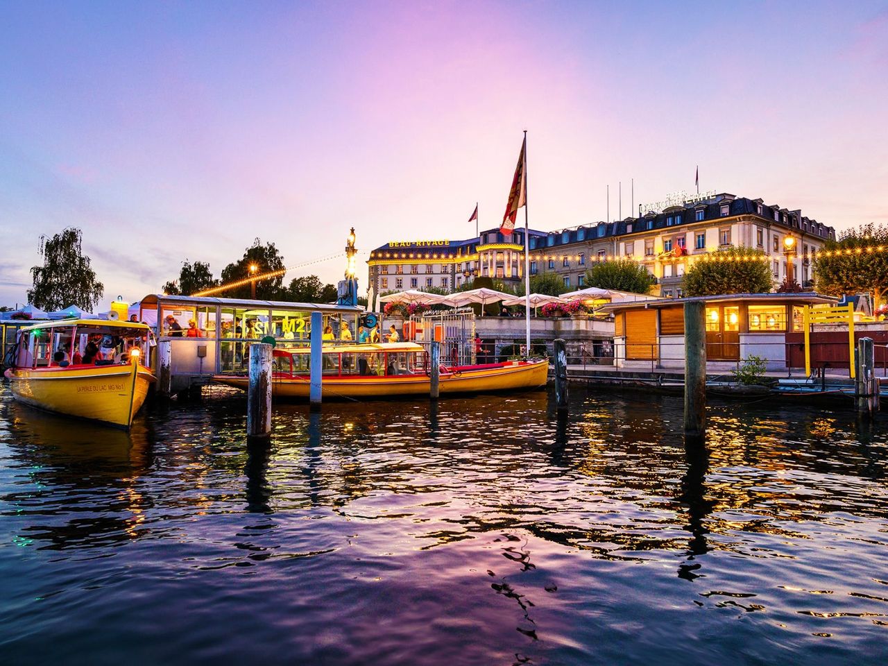 Starting from Geneva: Bus Tour to Annecy, Geneva, and Boat Ride