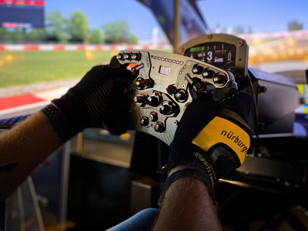 “Sim Racing” virtuelle Fahrt in Opfikon