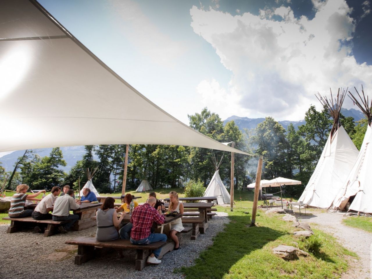 Bogenschiessen mit Oklahomagrill im Tipidorf