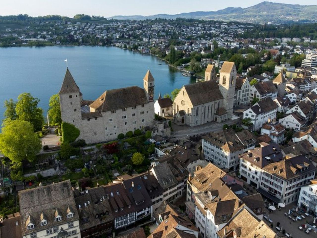 Ab Zürich: Tagestour Schloss, Käse und Schokolade