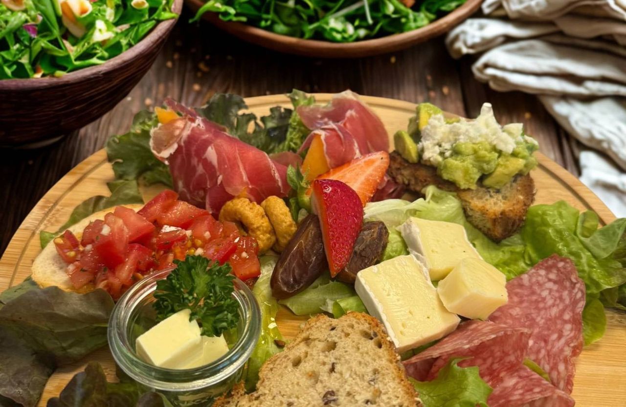 Expérience privée vin & cuisine dans le pavillon de jardin à Baar