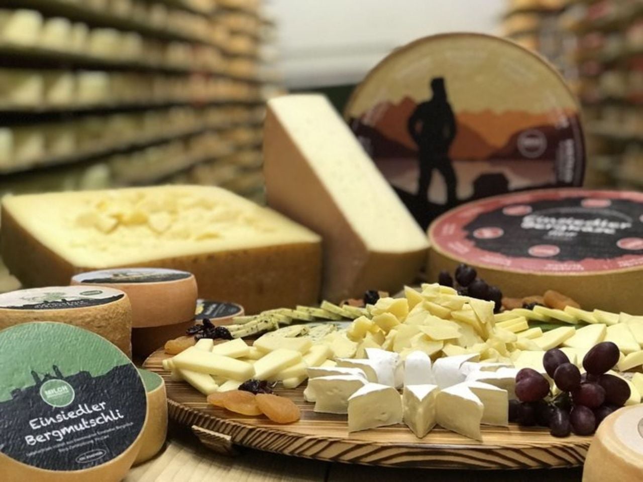 Ab Zürich: Tagestour Schloss, Käse und Schokolade