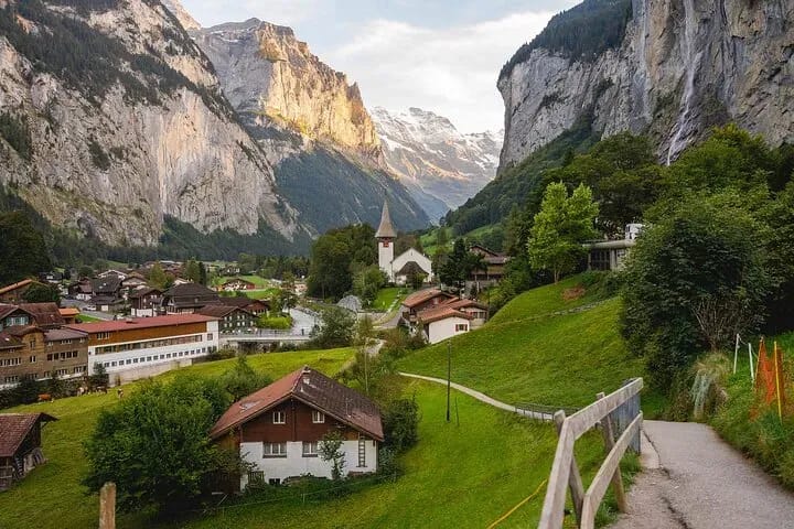 Ab Zürich: Privater Tagesausflug ins Berner Oberland und nach Bern