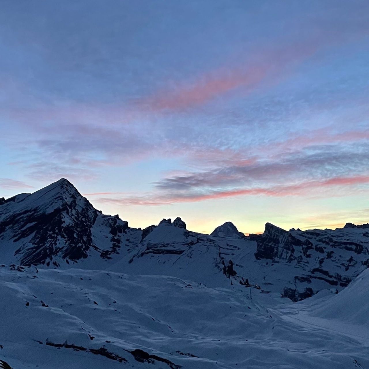 Guided snowshoe hike to Lämmerenhütte SAC on the Gemmi