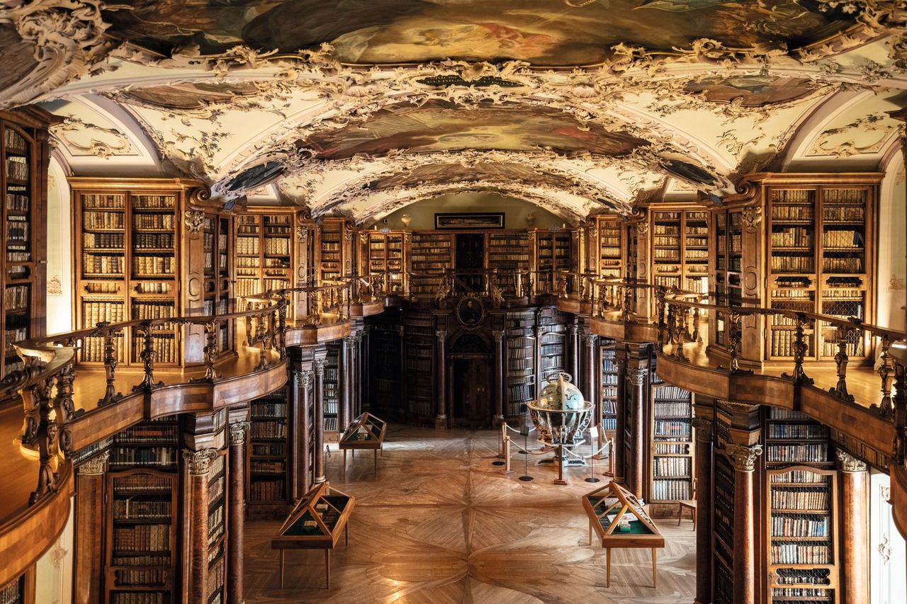 10 Tage Schweiz Stiftsbibliothek - Schweiz Tourismus André Meier