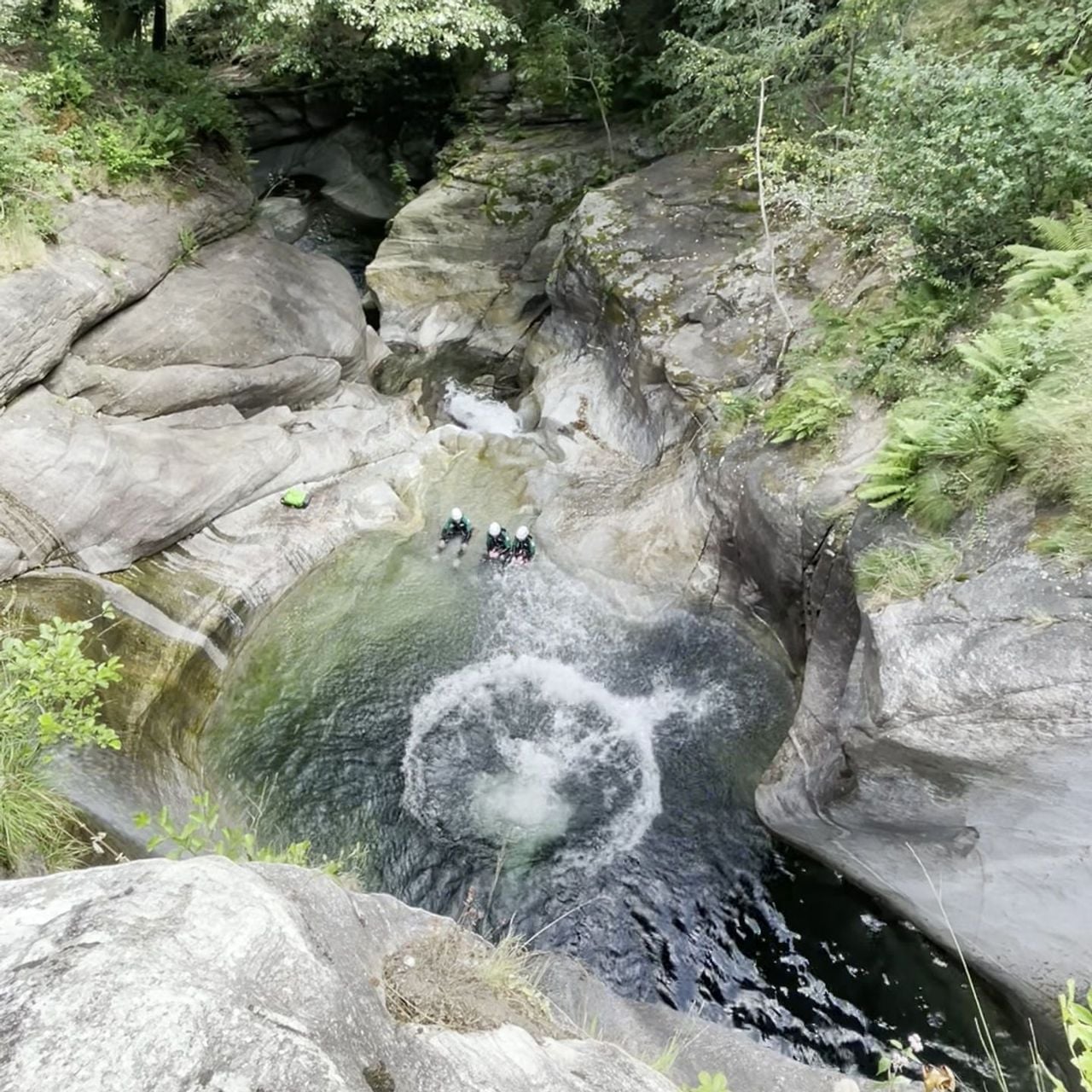 "Iragna Pulse" Canyoning für Abenteurer im wilden Teil der Iragna Schlucht