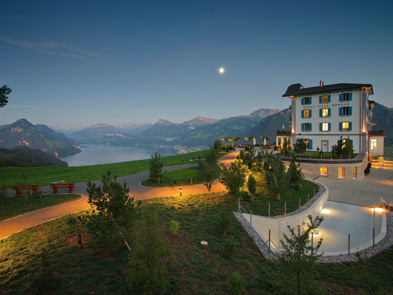 Helikopter Flug Vierwaldstättersee mit Dessert in Villa Honegg ab Pfaffnau