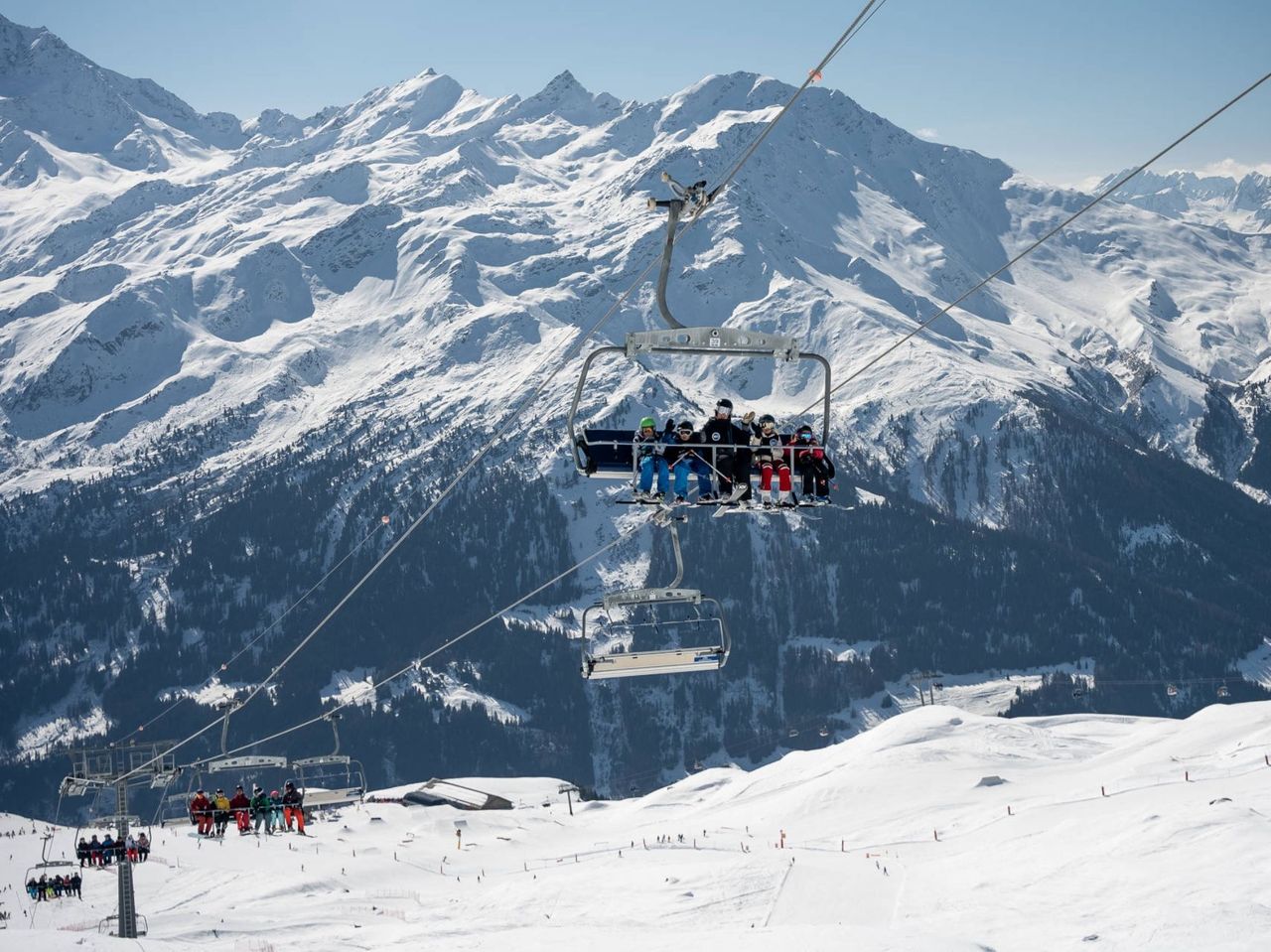"Kids Academy" Ski School all day for kids 6-12 years in Zermatt