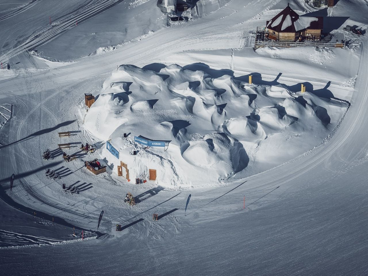 Overnight stay in the Romance Igloo in Davos