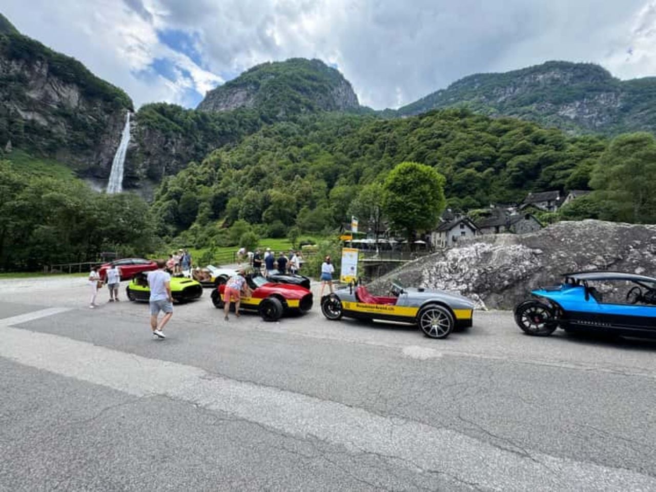 Lugano: Fahrt mit einem 3 rädrigen Vanderhall (Roadster) ab Locarno