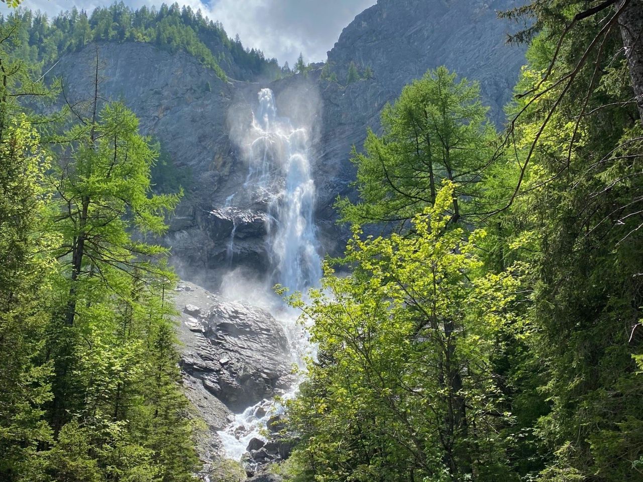 Wasserfalltour rund um die Engstligenfälle