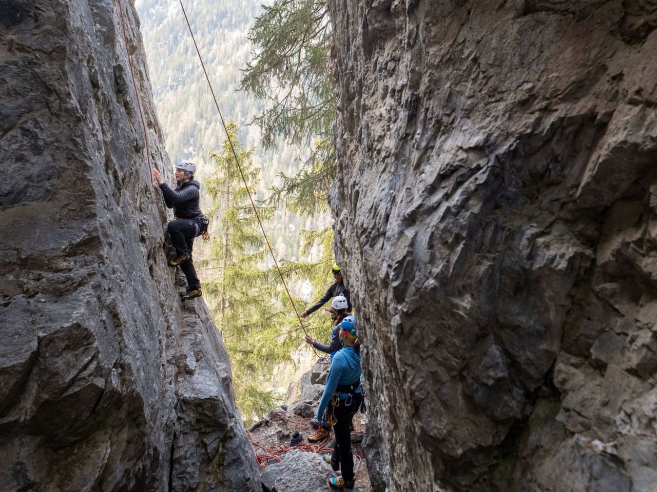 Kletterkurs für Einsteiger im Klettergarten im Churer Rheintal