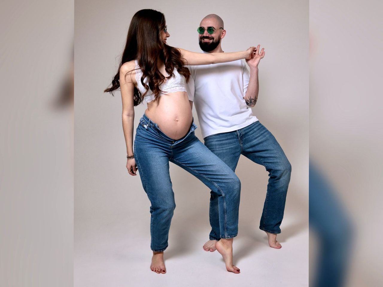 Pregnancy Belly Photoshoot in Bern