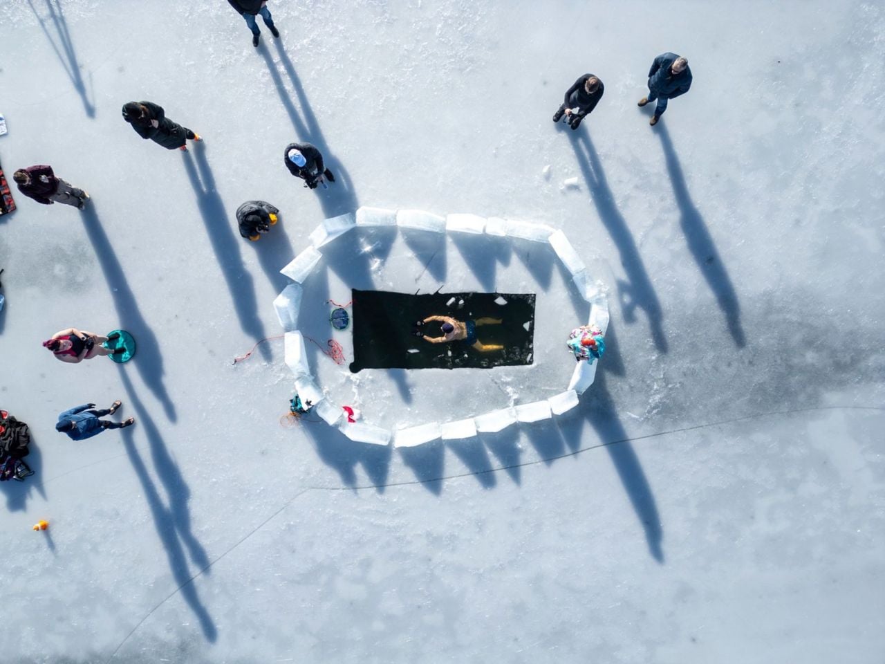 Eisbade-Event in der Natur für Gruppen