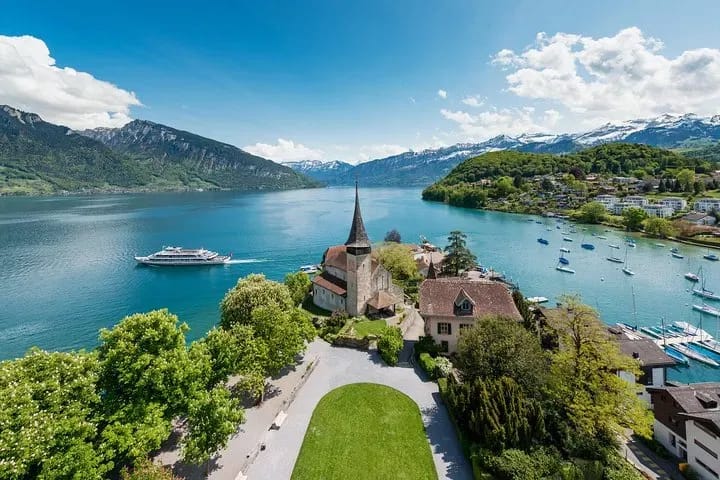 Ab Zürich: Privater Tagesausflug durchs Berner Oberland und zum Harder Kulm