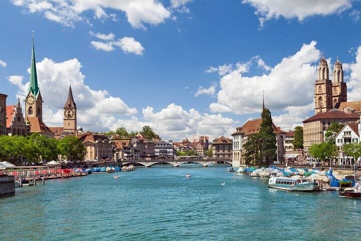 Da Basilea: tour privato di un giorno a Zurigo con visita guidata