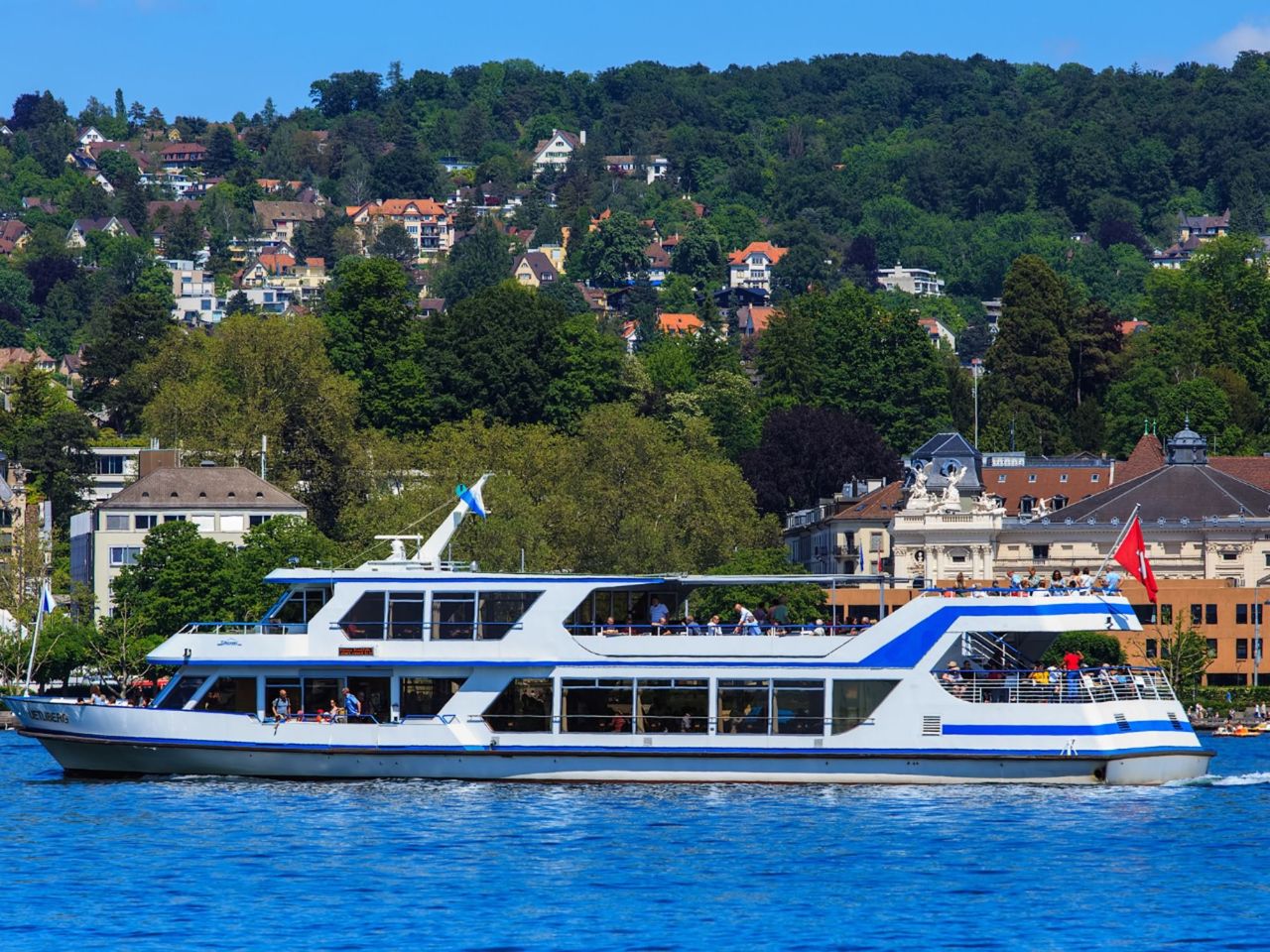 Full day in Zurich with Felsenegg cable car private tour