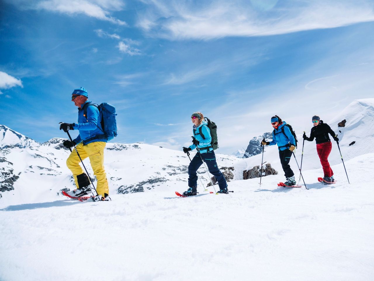 Snowshoeing in Adelboden with apéro