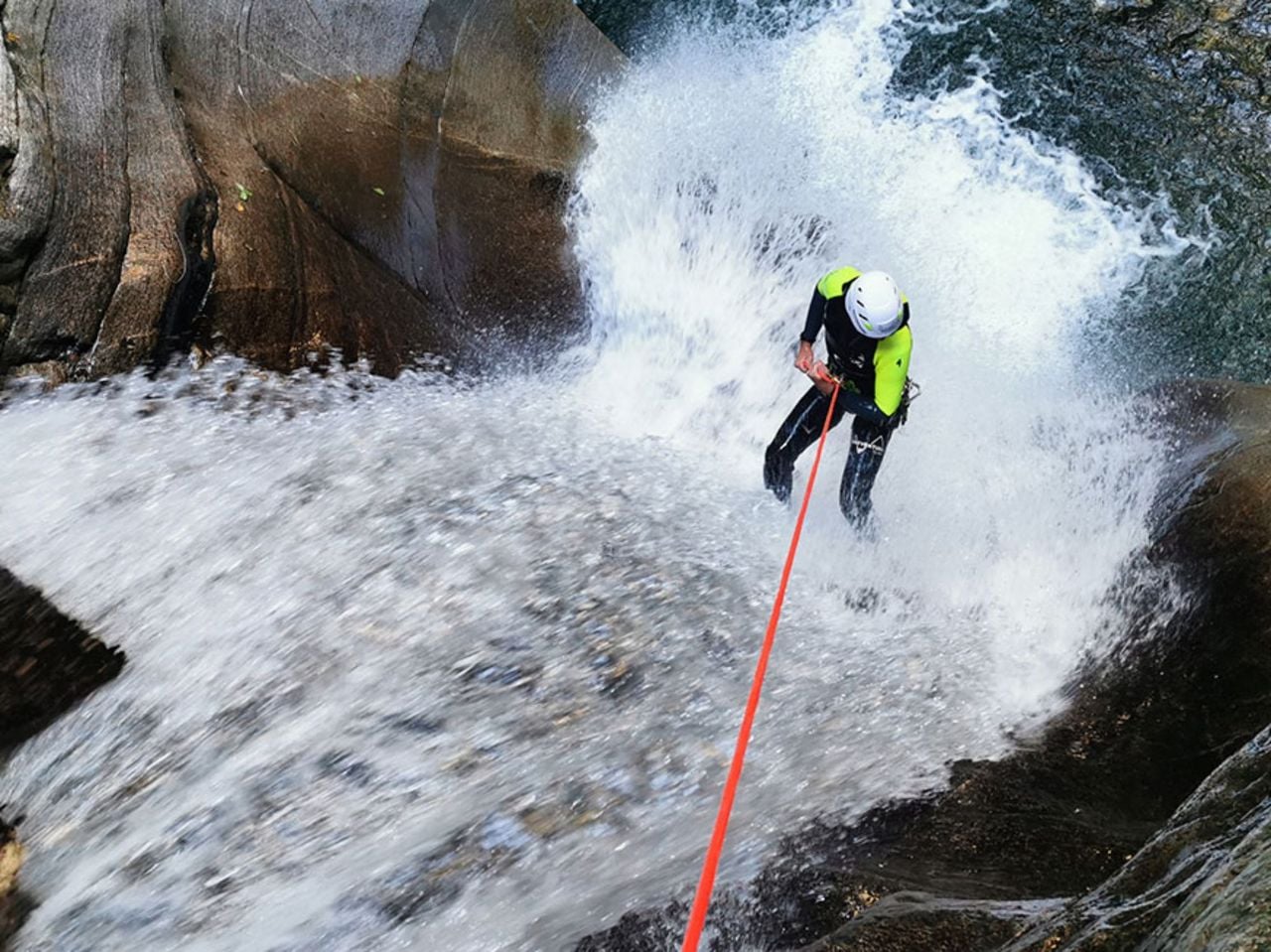 Lodrino Canyoning für Erfahrene ab Cresciano