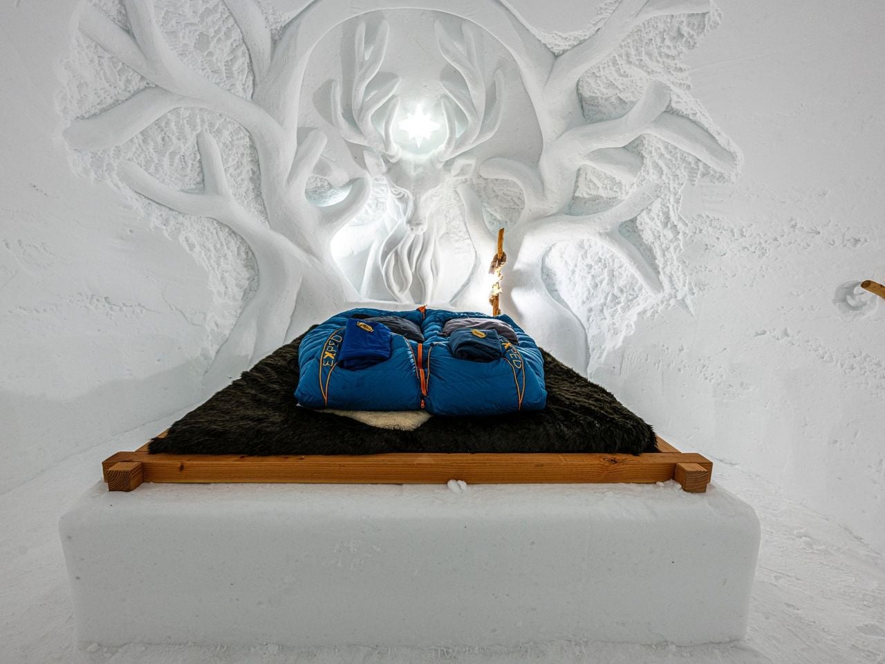 Overnight stay in a Romantic Igloo in Gstaad