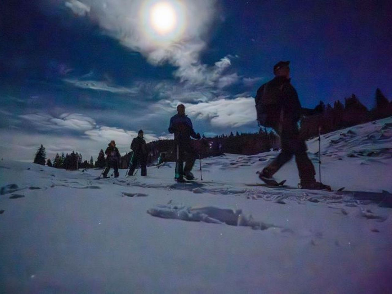 Full moon snowshoe hike in Toggenburg