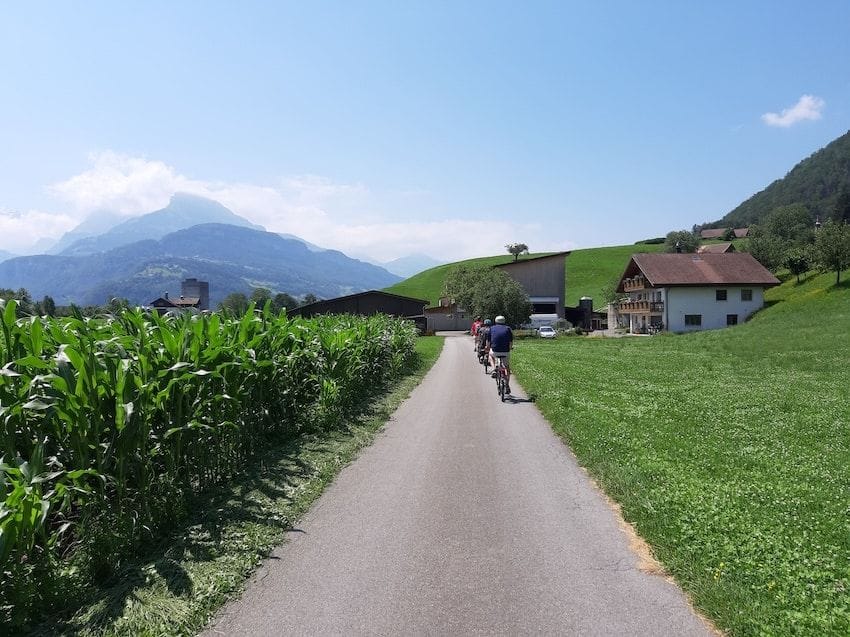 Private e-bike day tour to Brunnen with boat trip from Lucerne