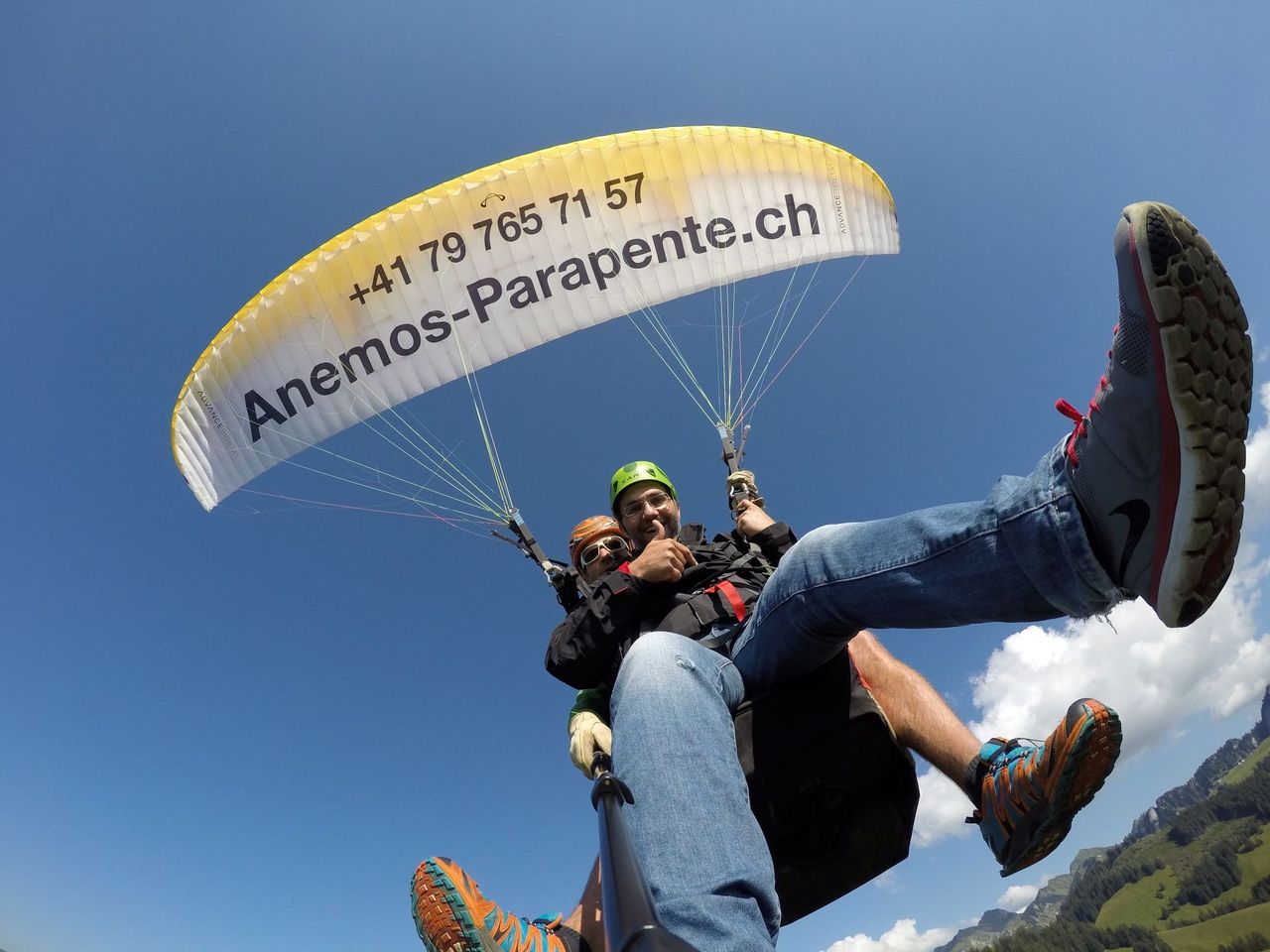 "Der Klassiker" langer Gleitschirmn Tandemflug in Gruyère