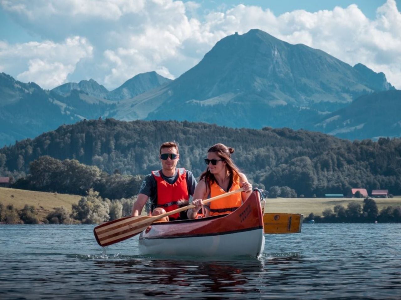 Kanadier fahren in Gstaad und Rougemont