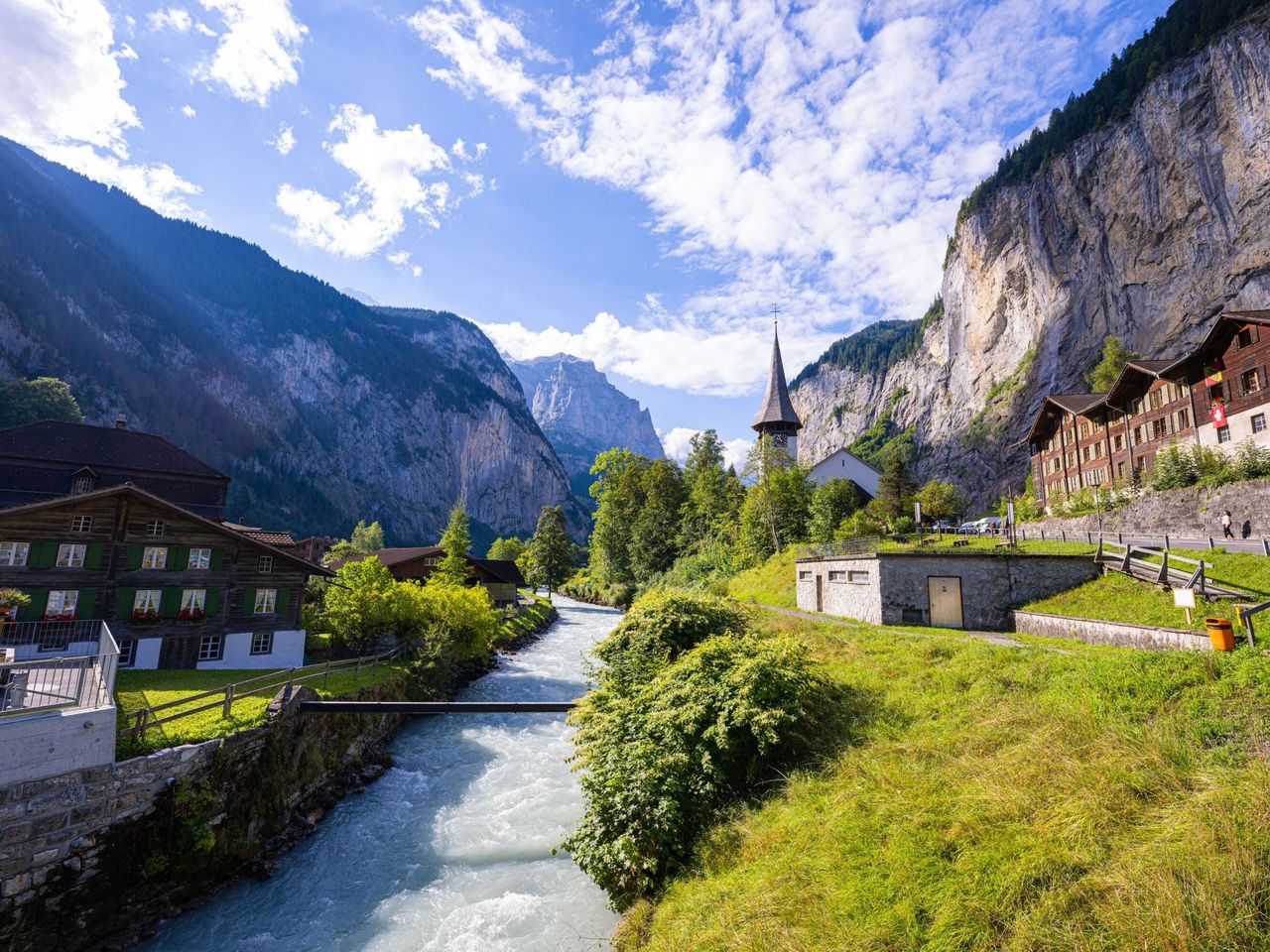 Ab Gstaad: Privater Tagesausflug nach Interlaken, Lauterbrunnen und Grindelwald