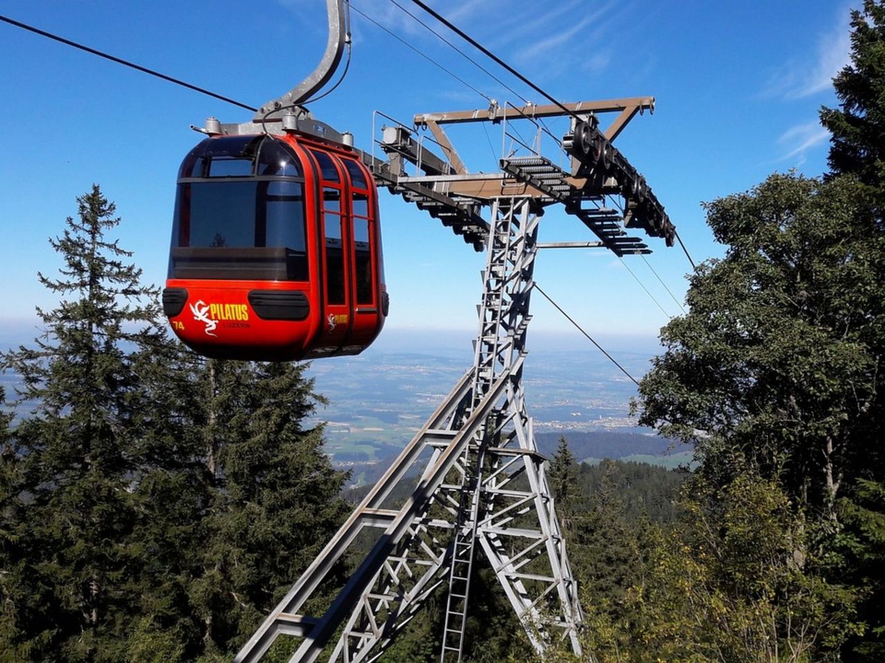 In Zurich: Bus tour to Pilatus with Golden Round Trip