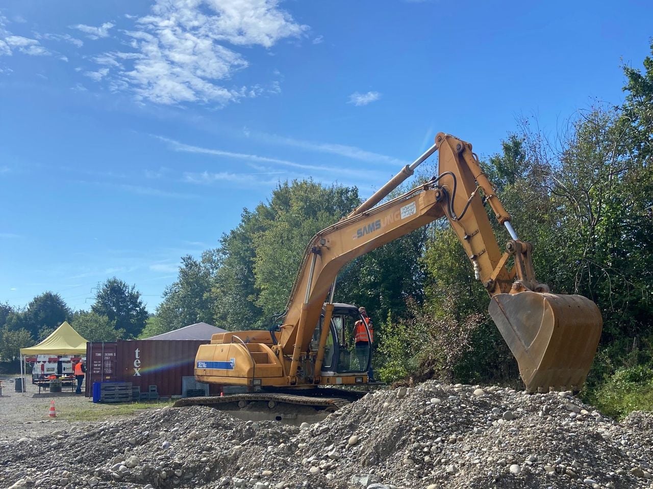 Baggerspass grosser 21t Bagger in Gossau