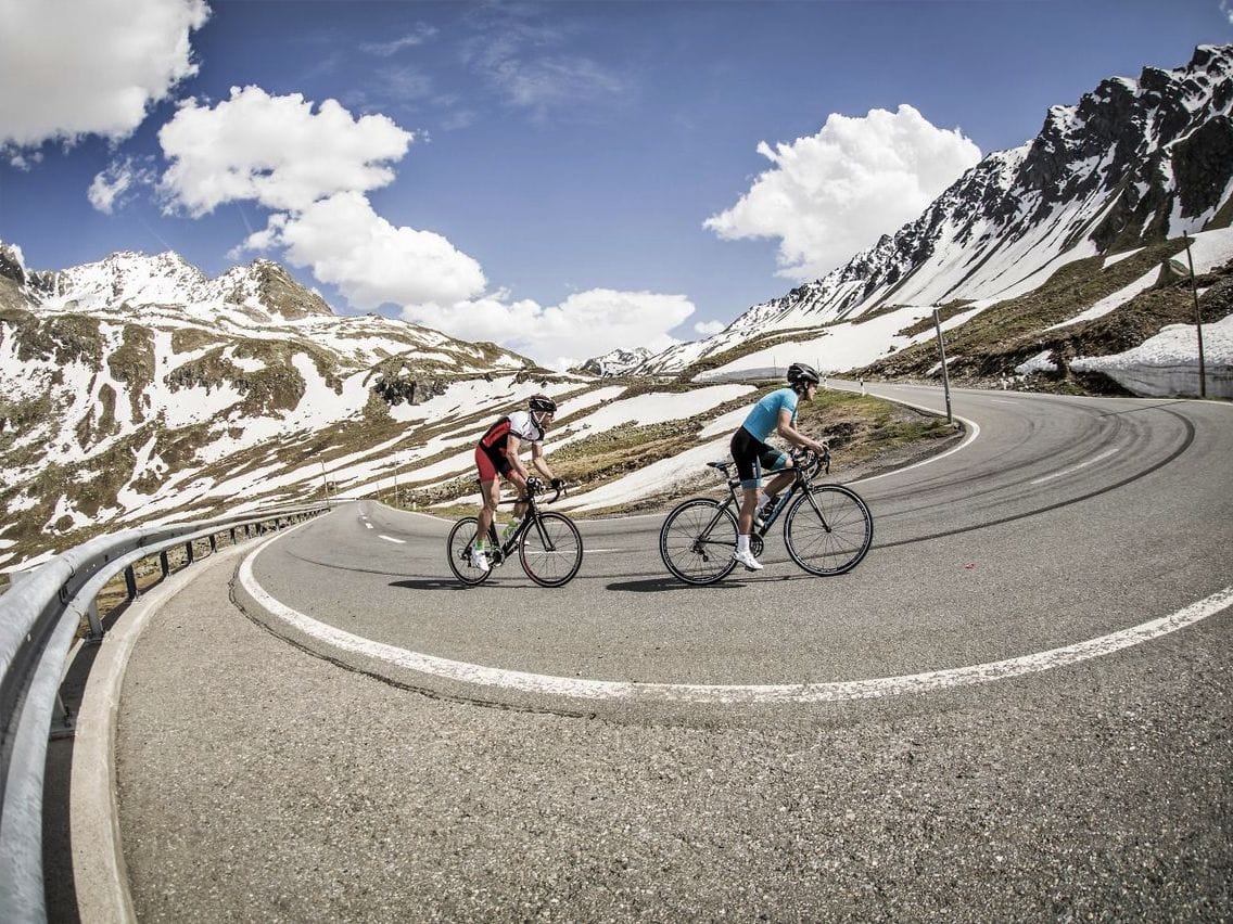 Rennvelofahren im Engadin