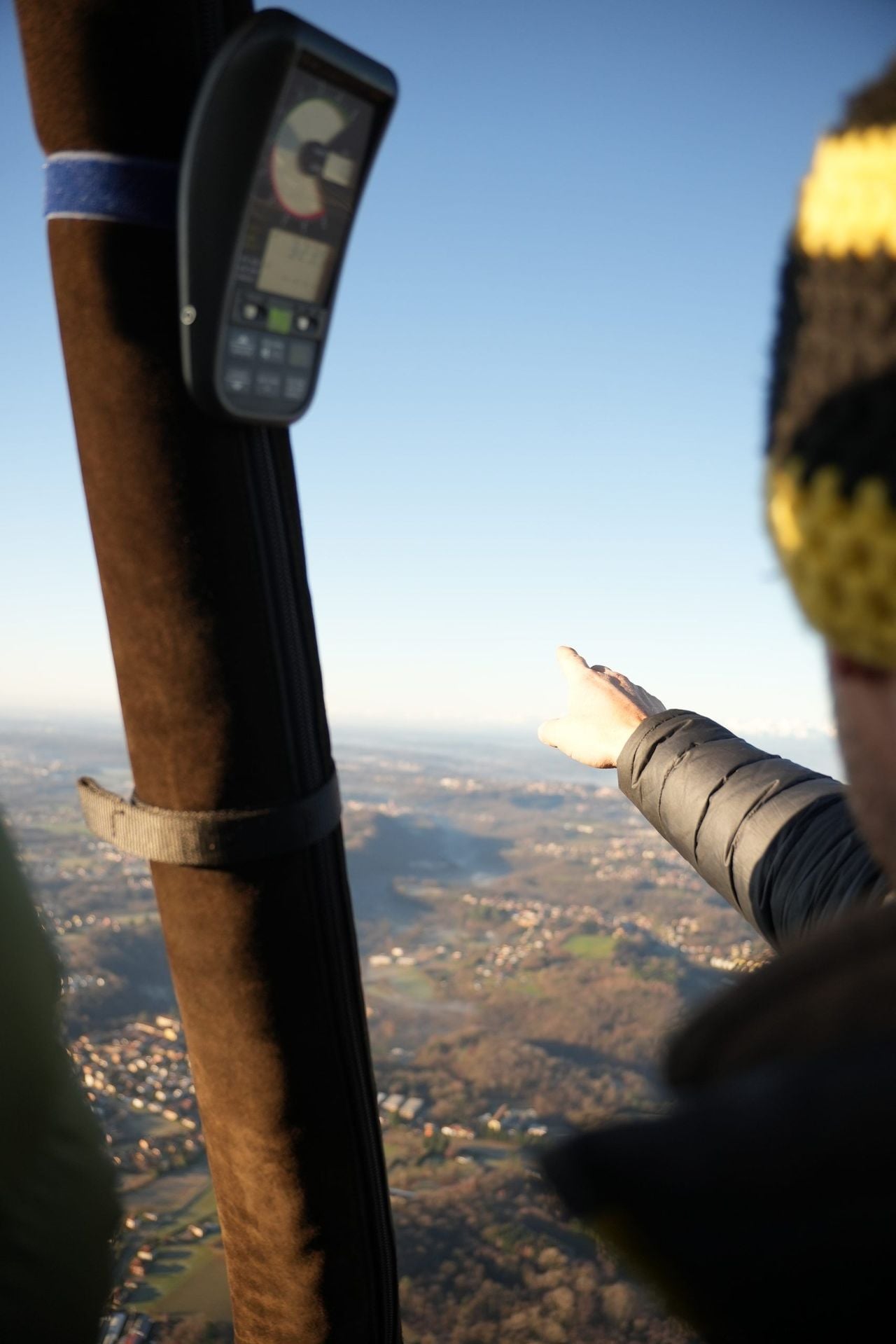 Vol privé en montgolfière au-dessus de Lugano avec brunch dans un grotto