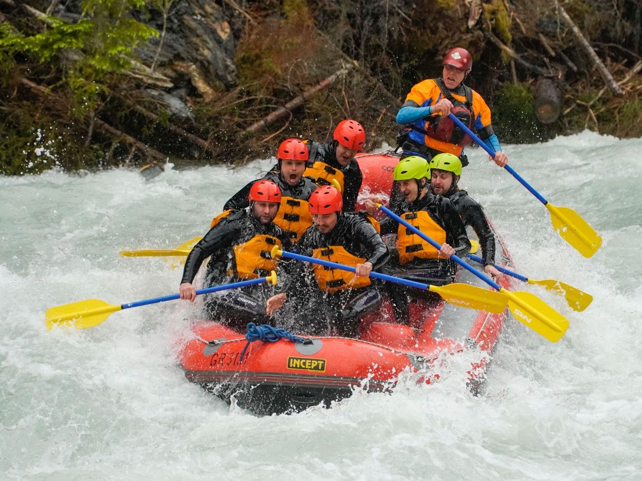 Whitewater Action Rafting auf der Lütschine ab Interlaken 
