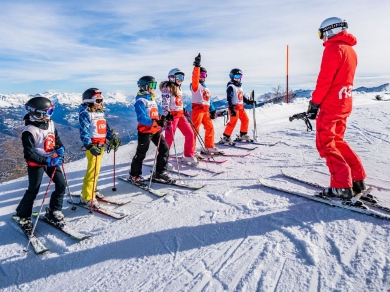 Ski school group for kids aged 5 to 12 in Veysonnaz including an excursion day