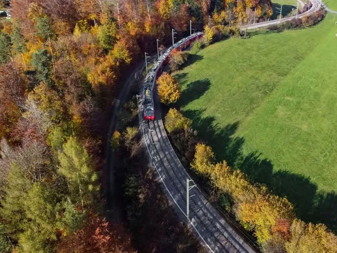 Ab Zürich: Panorama Abenteuer mit Zahnradbahn, Standseilbahn und Boot