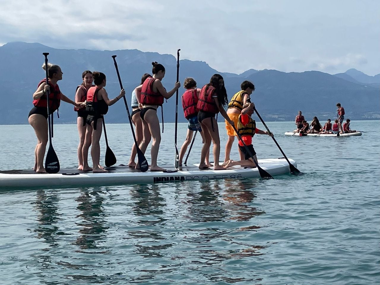 Teambuilding SUP Tour auf dem Genfersee