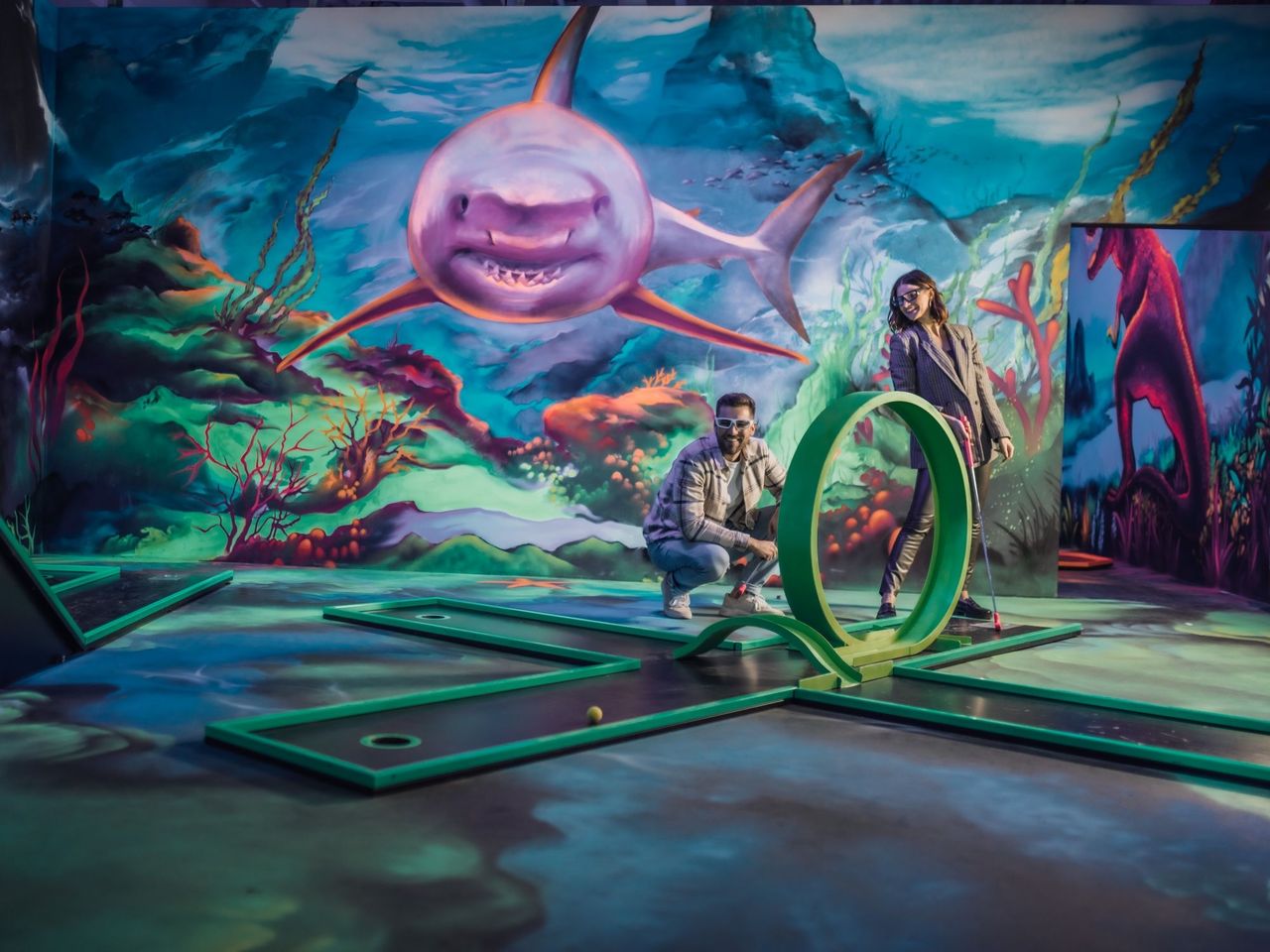 “Galaxy Golf” Schwarzlicht Minigolf beim Flughafen Zürich