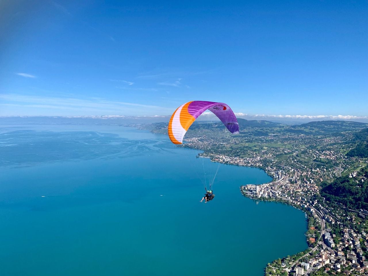 Montreux Gleitschirmfliegen Tandem über der Riviera