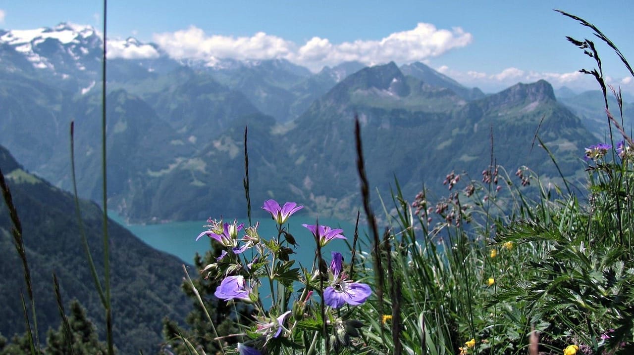 Private Stoos ridge hike from Lucerne