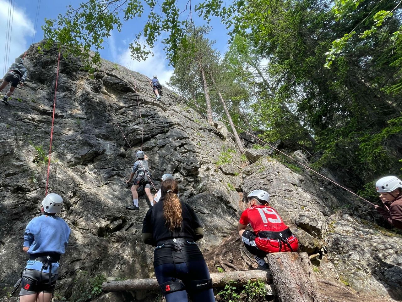 Kletterkurs für Einsteiger im Klettergarten im Churer Rheintal