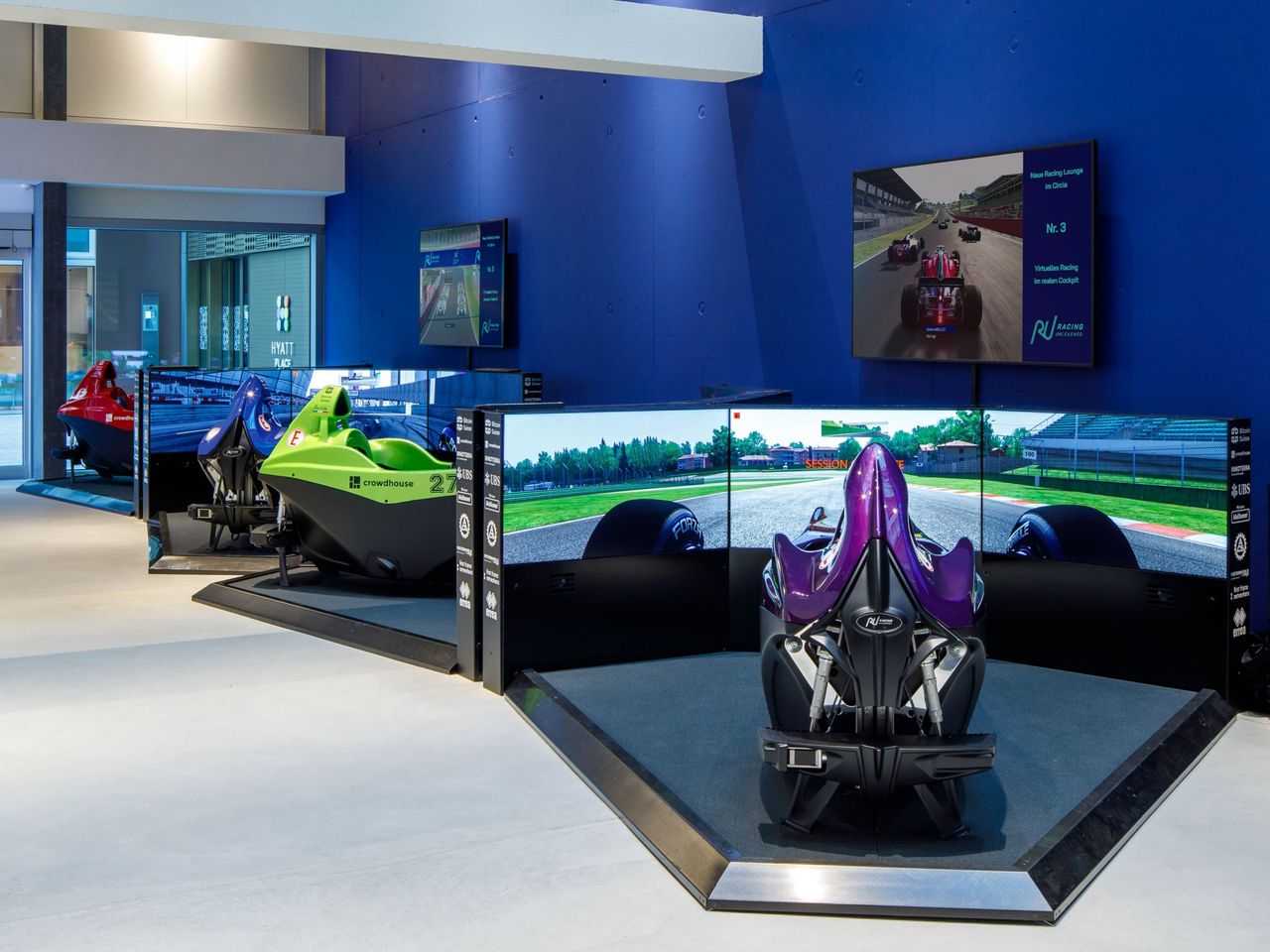 Racing Unleashed - Fahrt im Rennsimulator am Flughafen Zürich